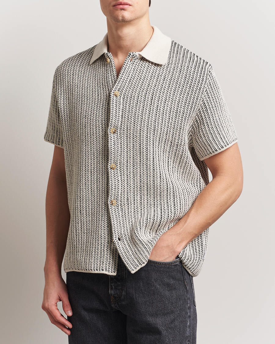 Homme | Chemises | LES DEUX | Easton Knitted Short Sleeve Shirt Ivory/Black