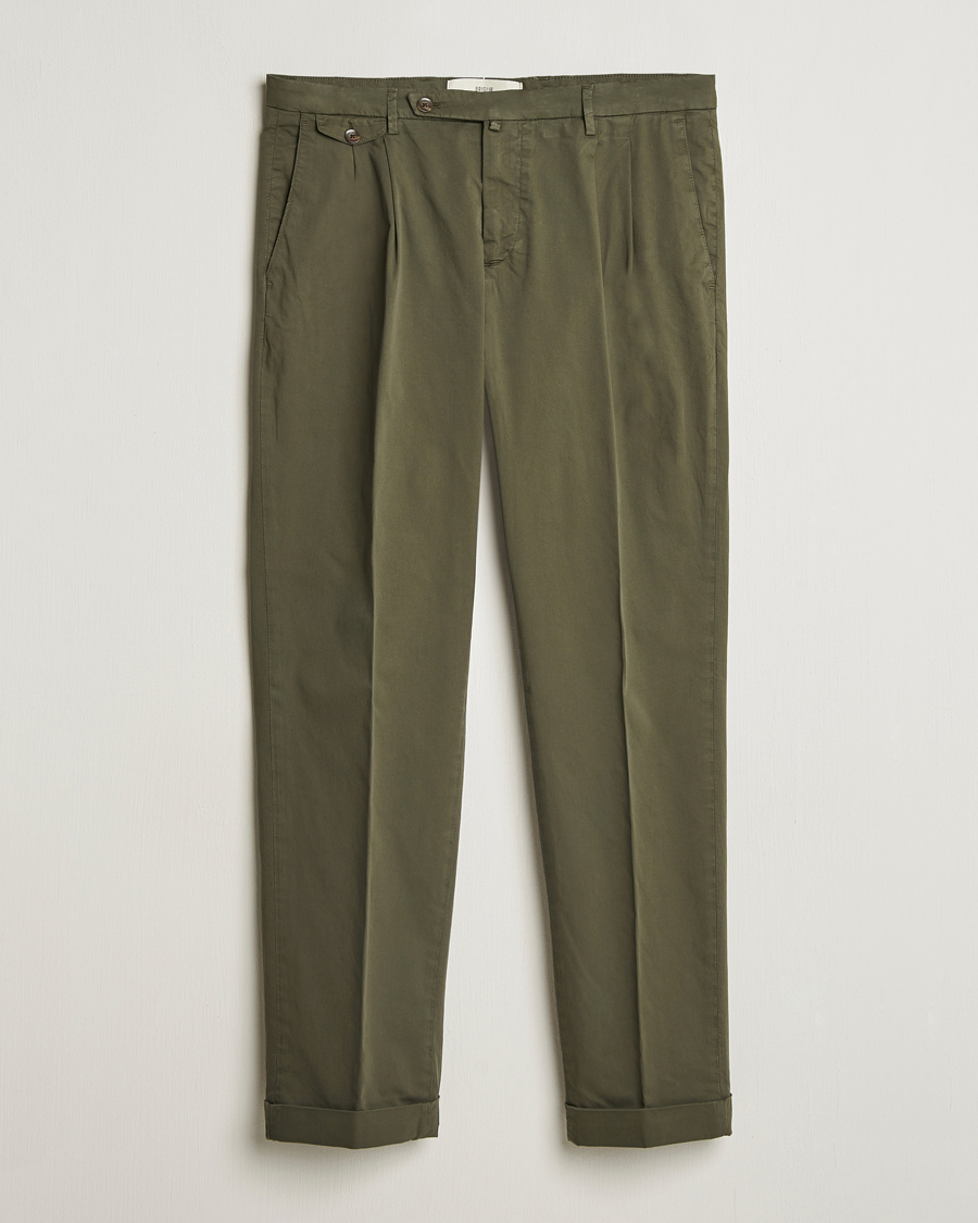 Homme | Pantalons | Briglia 1949 | Easy Fit Pleated Cotton Stretch Chino Olive