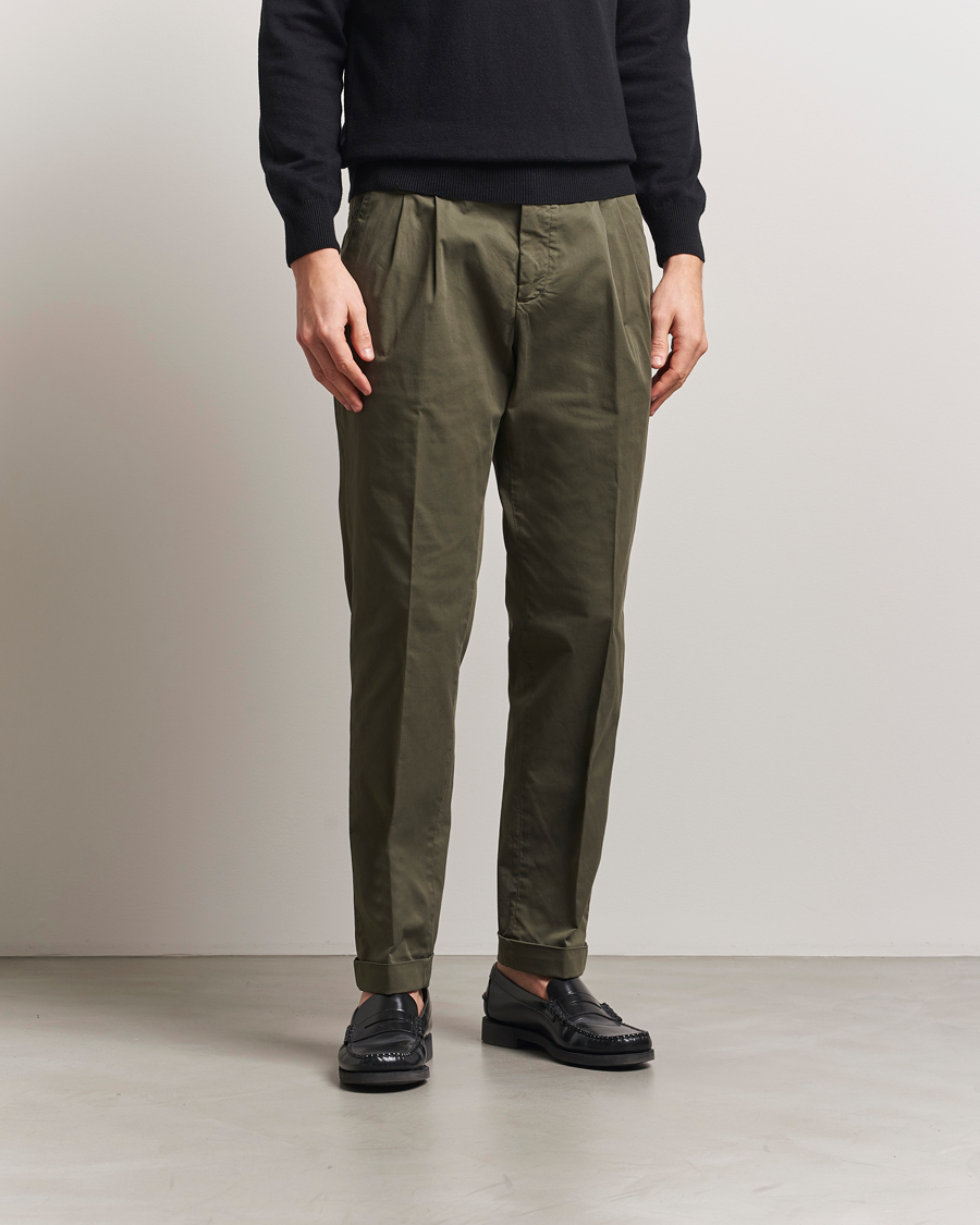Homme | Pantalons | Briglia 1949 | Easy Fit Pleated Cotton Stretch Chino Olive