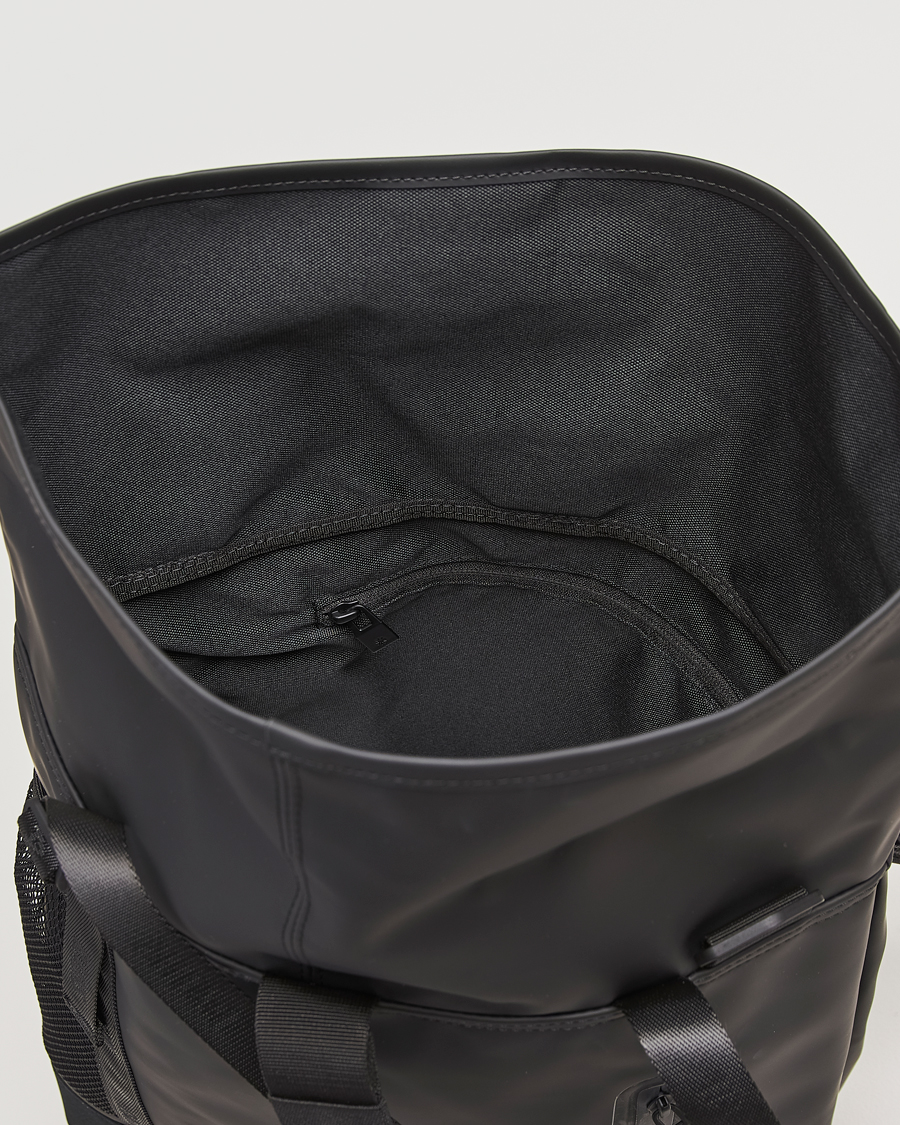 Homme | RAINS Trail Rolltop Tote Bag Black | RAINS | Trail Rolltop Tote Bag Black