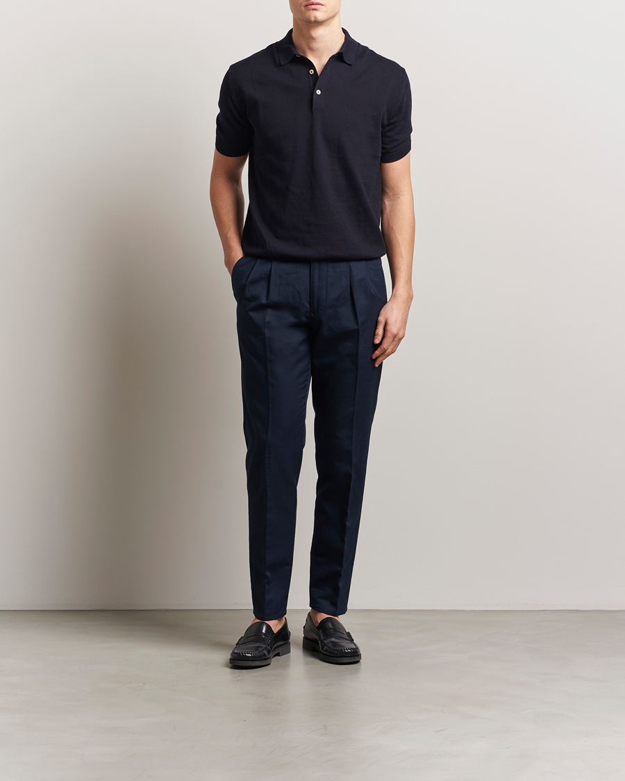 Homme | Pantalons | Incotex | Tapered Fit Pleated Linen Slacks Navy