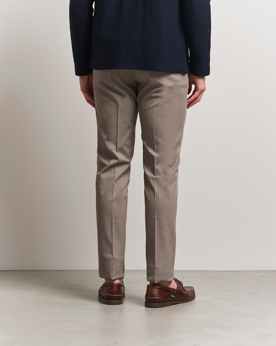 Homme | Pantalons | Incotex | Slim Fit Micro Structure Cotton Chinos Brown