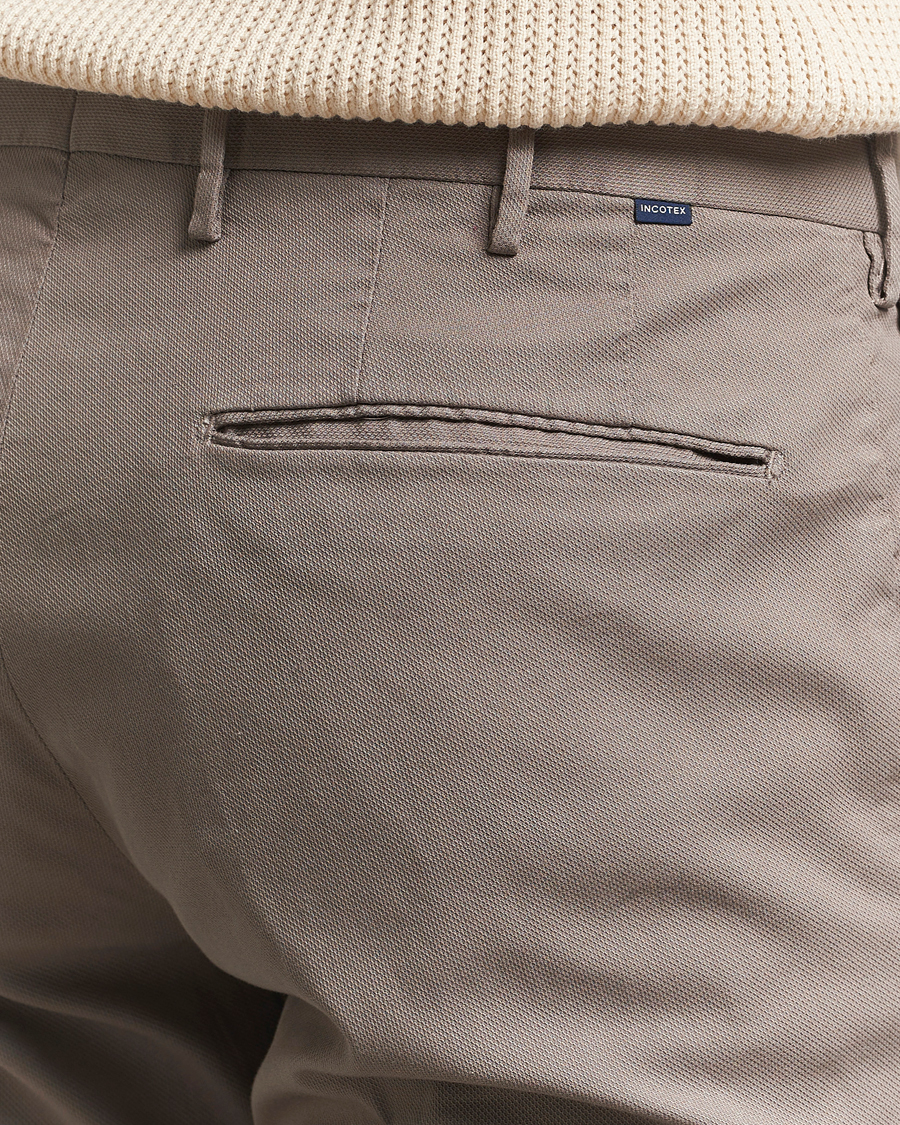 Homme | Pantalons | Incotex | Slim Fit Micro Structure Cotton Chinos Brown