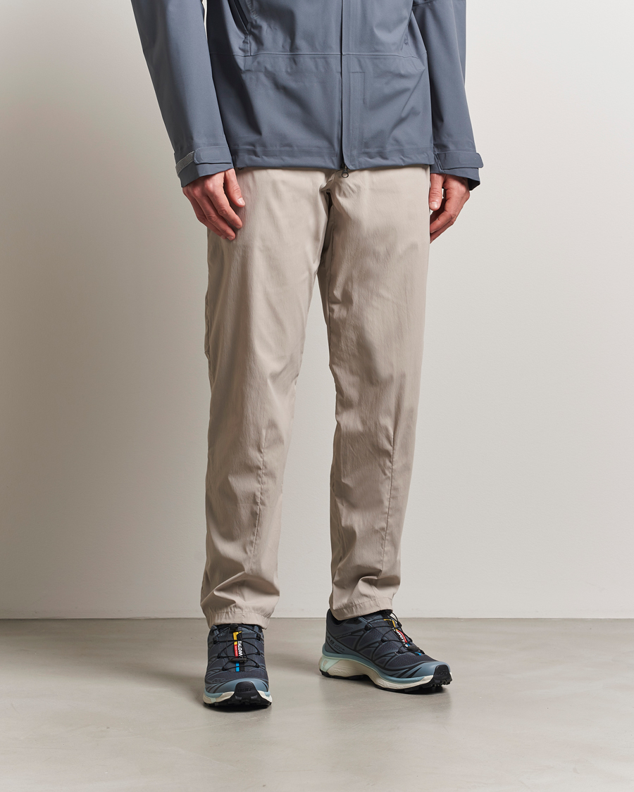 Homme | Pantalons | Houdini | Wadi Ultralight Pants Sandstorm
