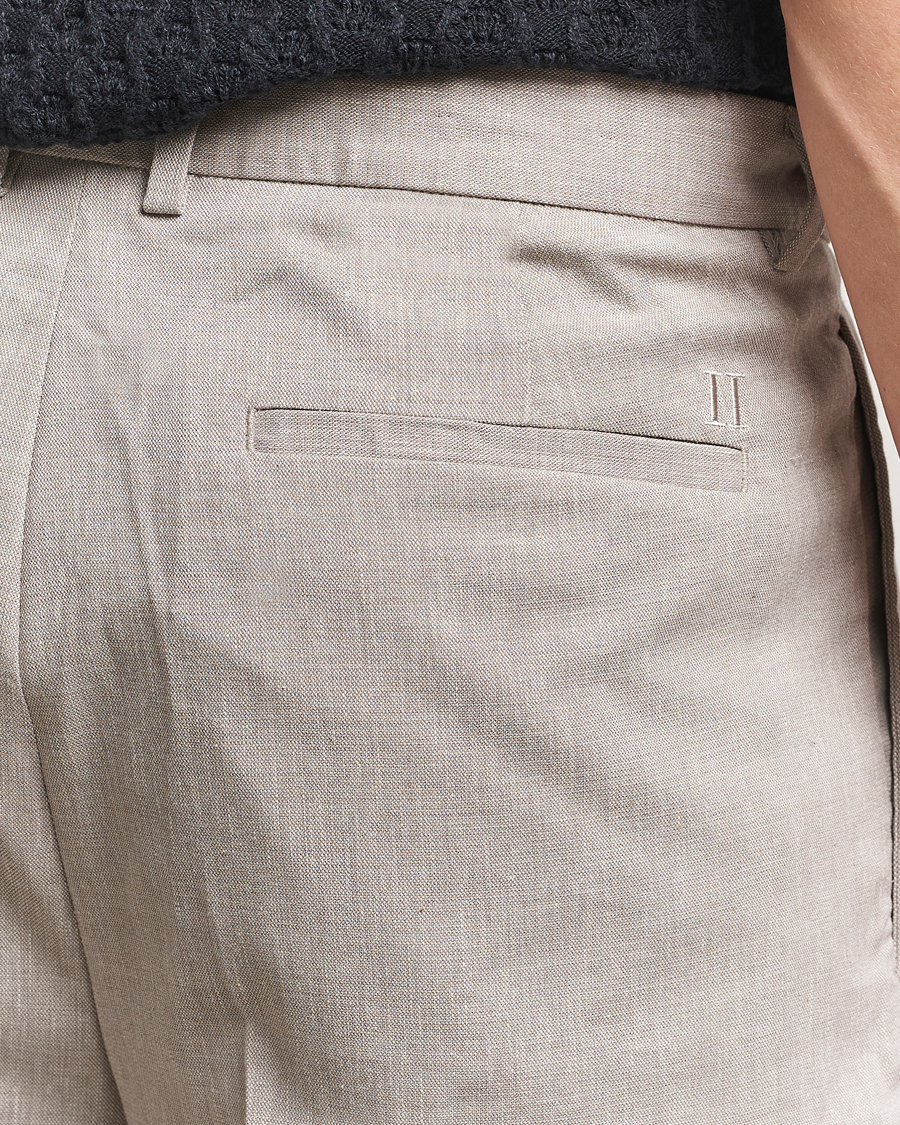 Homme | Pantalons | LES DEUX | Reece Pleated Slub Suit Pants Light Sand