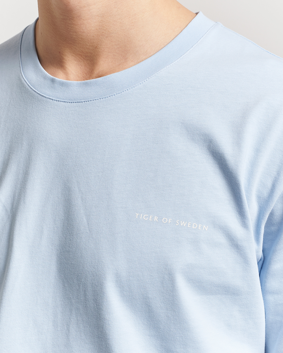 Homme | T-shirts | Tiger of Sweden | Pro Cotton Logo T-Shirt Light Blue