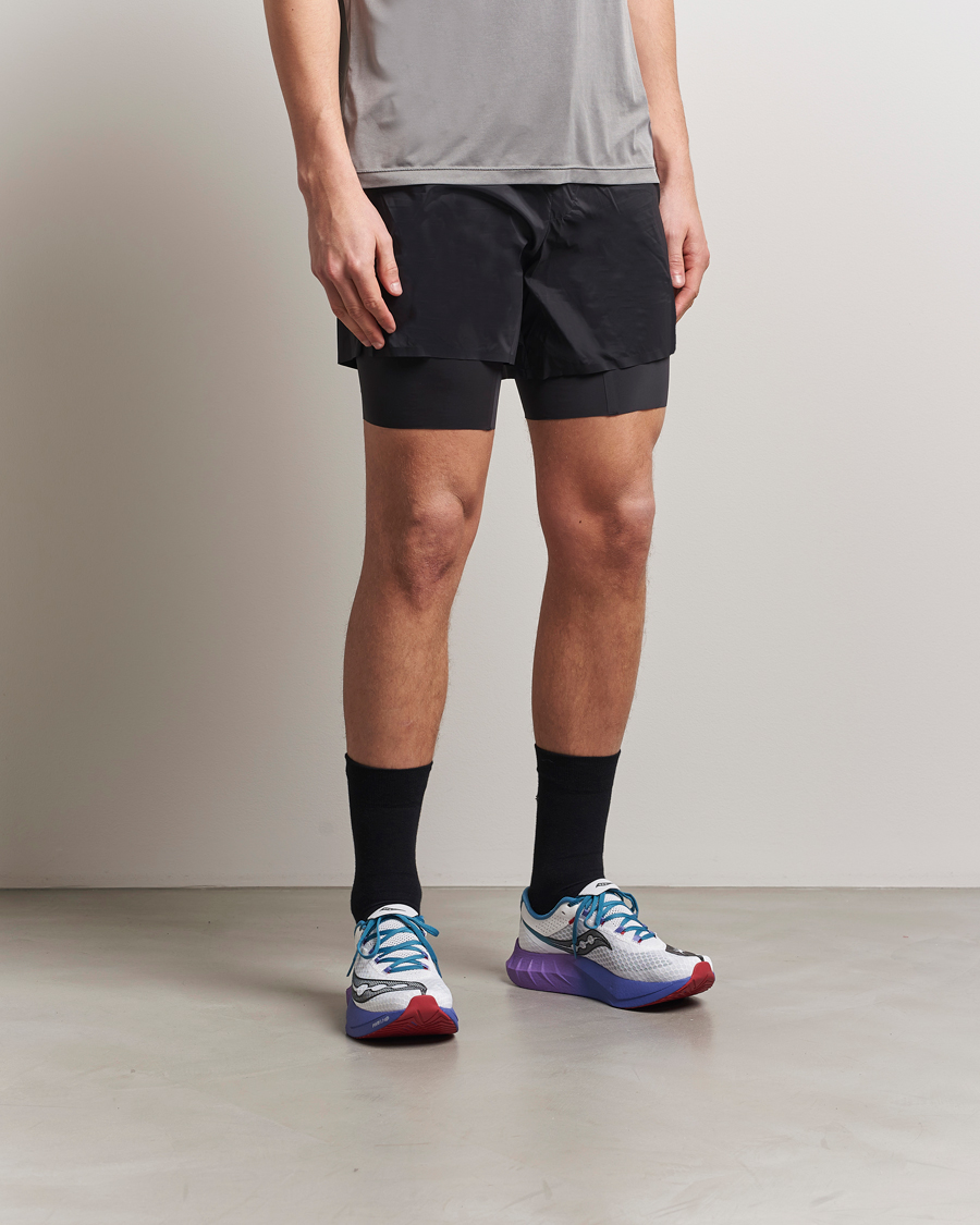 Homme | Saucony Endorphin Pro 4 White/Shadow | Saucony | Endorphin Pro 4 White/Shadow