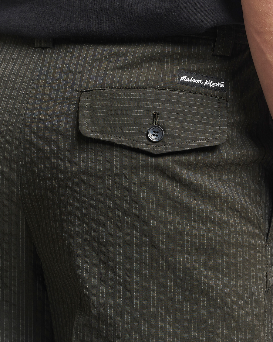 Homme | Pantalons | Maison Kitsuné | Relaxed Seersucker Pleated Trousers Ranger Green