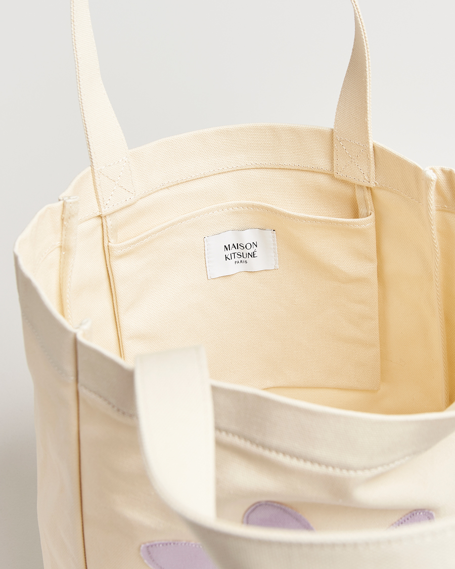 Homme | Maison Kitsuné Daisy Flower Tote Bag Rich Vanilla | Maison Kitsuné | Daisy Flower Tote Bag Rich Vanilla