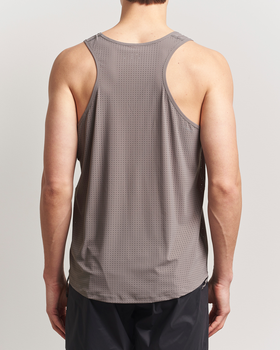 Homme | T-shirts | Satisfy | Space-O Singlet Taupe