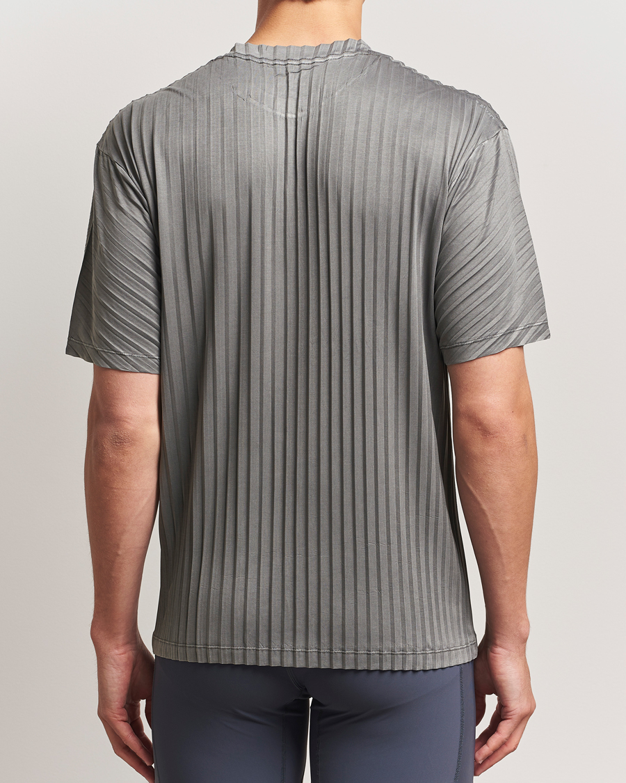 Homme | T-shirts | Satisfy | Pleated AuraLite T-Shirt Mineral Graphite