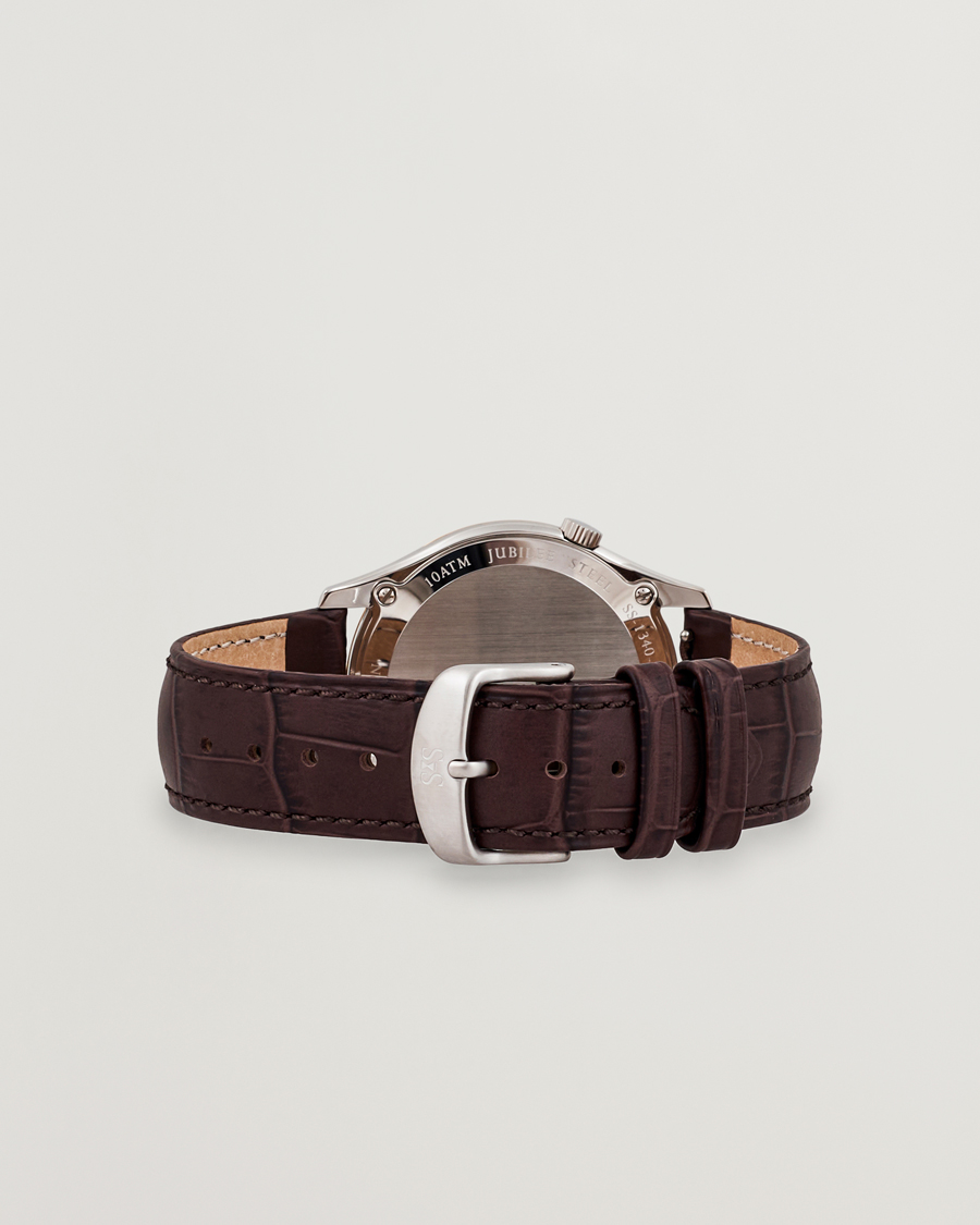 Homme | Sjöö Sandström Jubilee Steel Quartz 40mm Gold Bezel White/Brown Calf | Sjöö Sandström | Jubilee Steel Quartz 40mm Gold Bezel White/Brown Calf