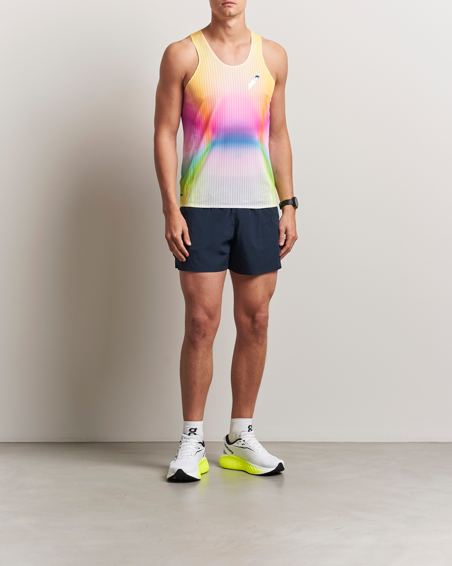 Homme | T-shirts | SOAR Running | Race Vest Summer Rainbow