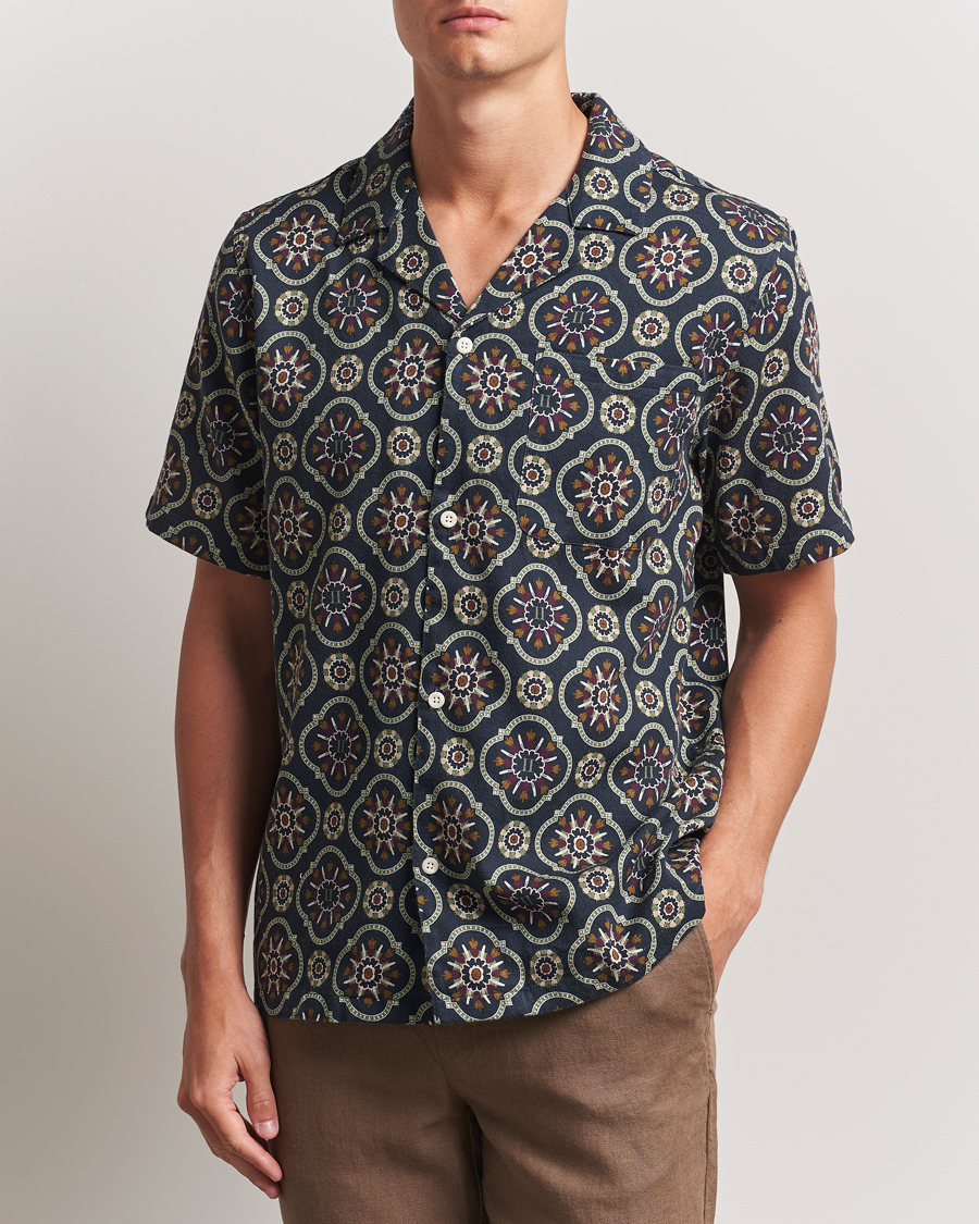Homme | Chemises | LES DEUX | Lucas AOP Tapestry Shirt Dark Navy