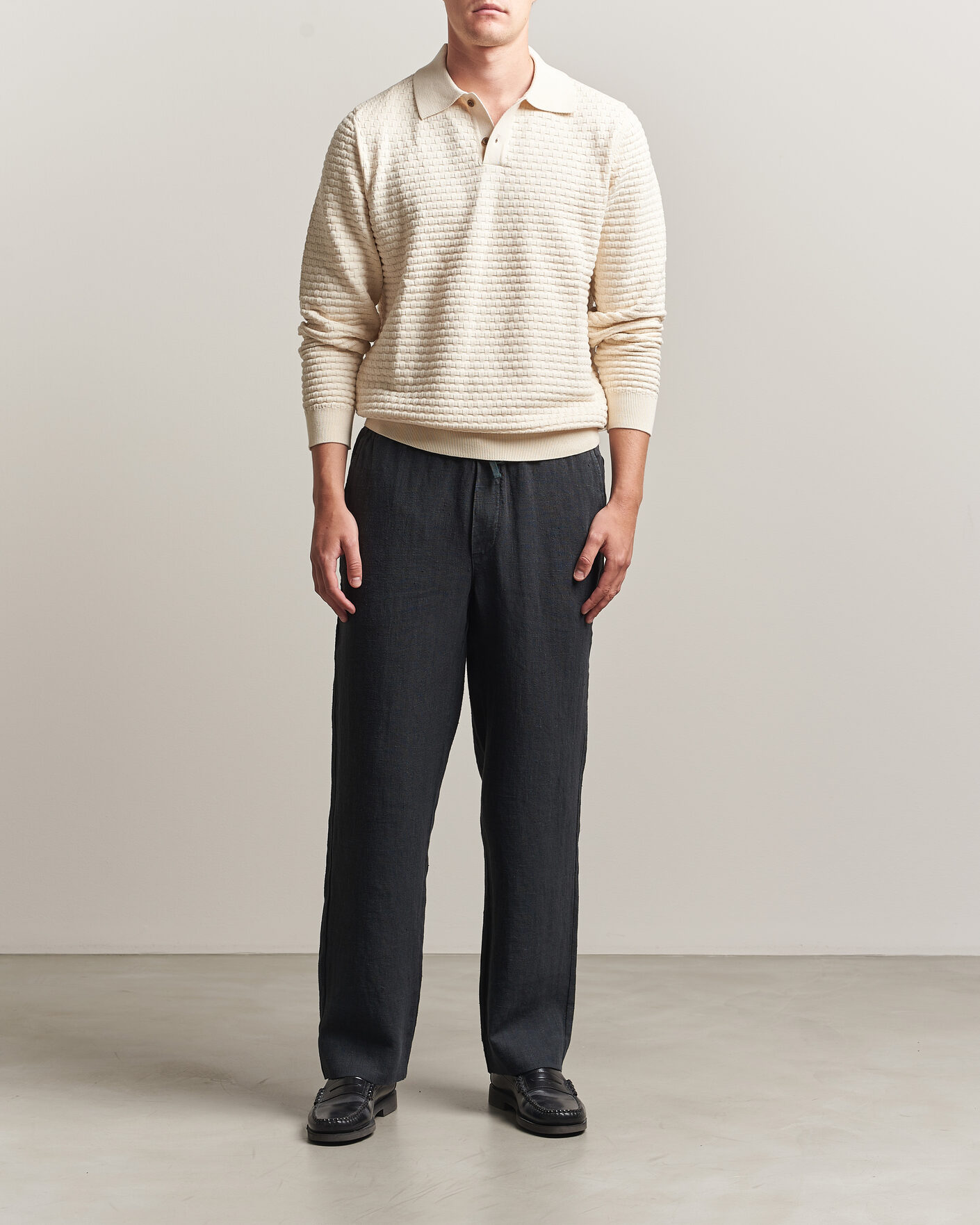 Homme | Pantalons | A Day's March | Tamiat Linen Drawstring Trousers Black