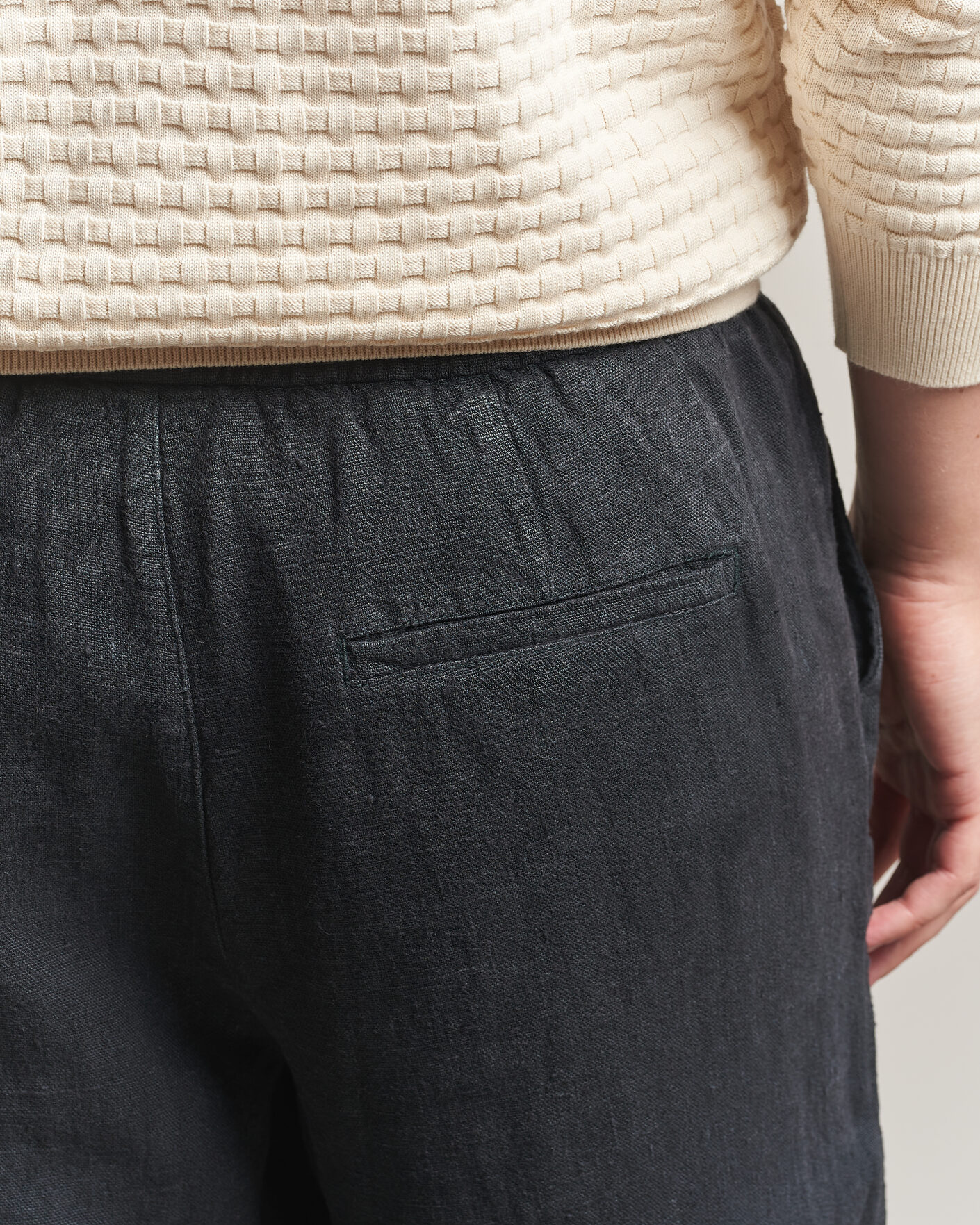 Homme | Pantalons | A Day's March | Tamiat Linen Drawstring Trousers Black