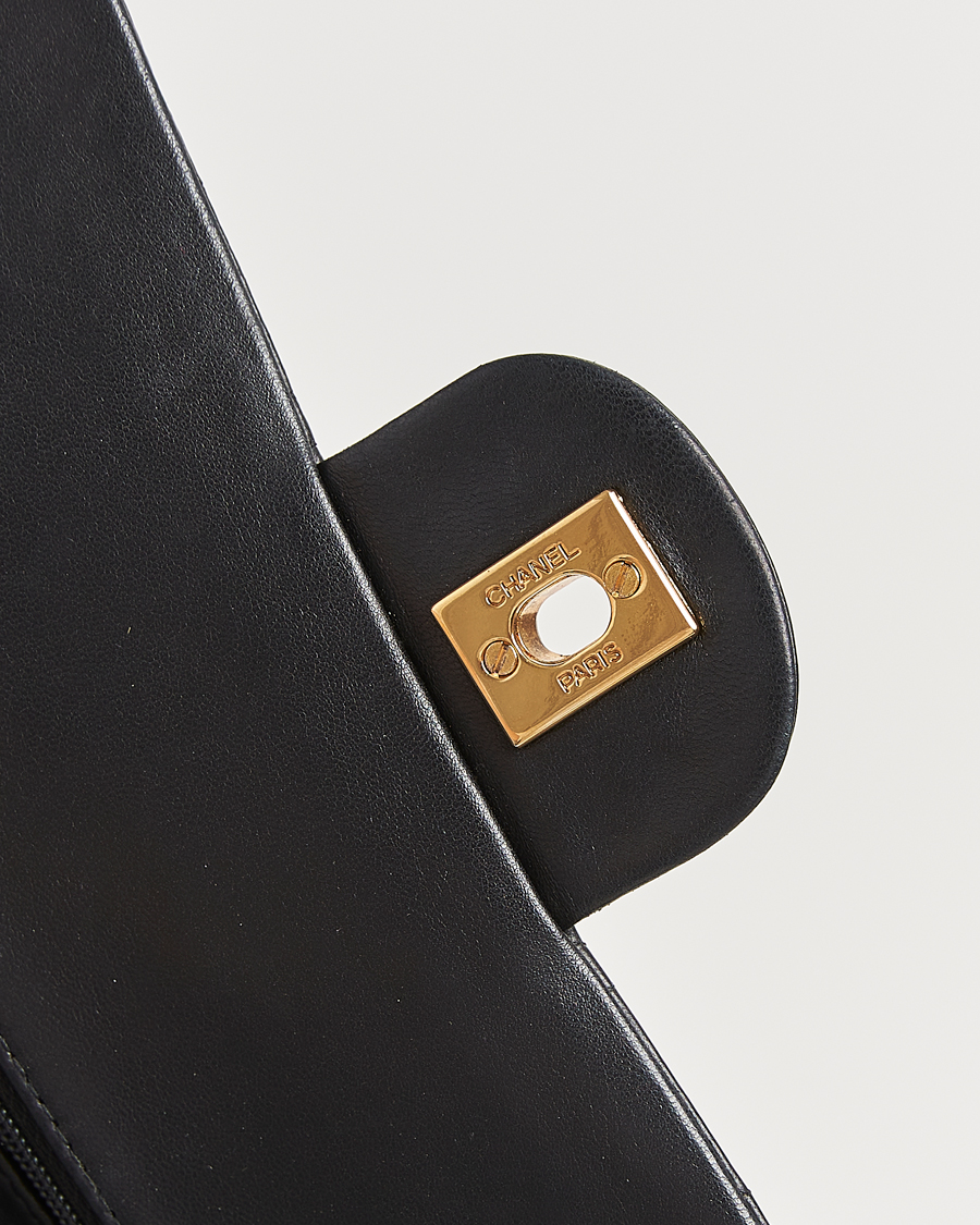 Homme | Chanel Pre-Owned Classic Medium Double Flap Bag Lambskin Black | Chanel Pre-Owned | Classic Medium Double Flap Bag Lambskin Black