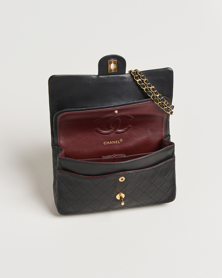 Homme | Chanel Pre-Owned Classic Medium Double Flap Bag Lambskin Black | Chanel Pre-Owned | Classic Medium Double Flap Bag Lambskin Black