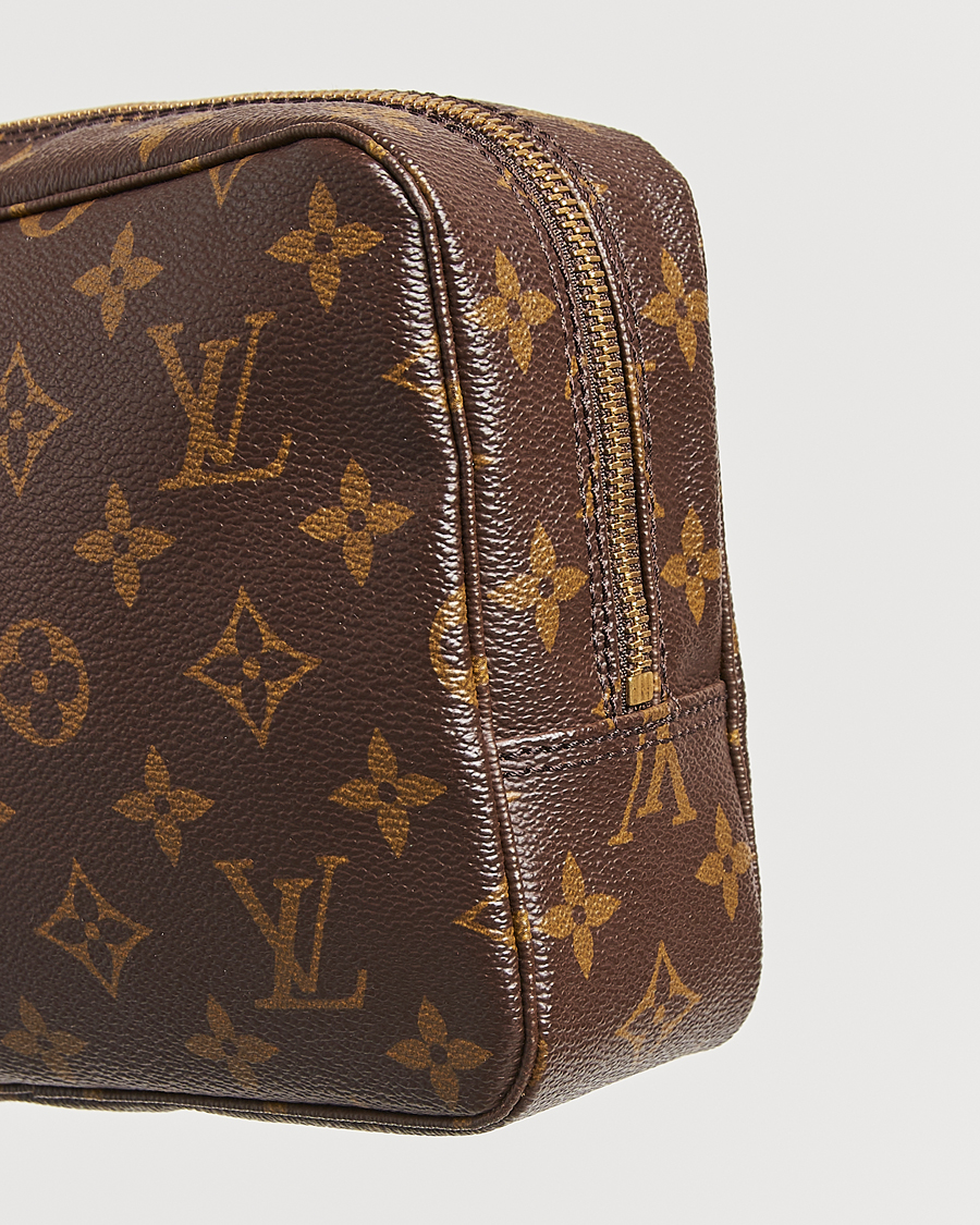 Homme | Louis Vuitton Pre-Owned Monogram Trousse Toilette 23 | Louis Vuitton Pre-Owned | Monogram Trousse Toilette 23