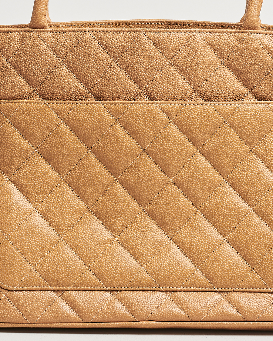 Homme | Chanel Pre-Owned Medallion Tote Quilted Caviar Beige | Chanel Pre-Owned | Medallion Tote Quilted Caviar Beige