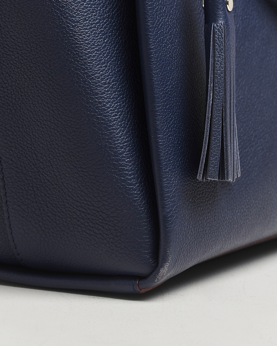 Homme | Louis Vuitton Pre-Owned LockMeTo Handbag Calfskin Navy | Louis Vuitton Pre-Owned | LockMeTo Handbag Calfskin Navy