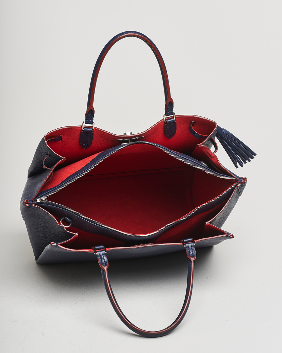 Homme | Louis Vuitton Pre-Owned LockMeTo Handbag Calfskin Navy | Louis Vuitton Pre-Owned | LockMeTo Handbag Calfskin Navy