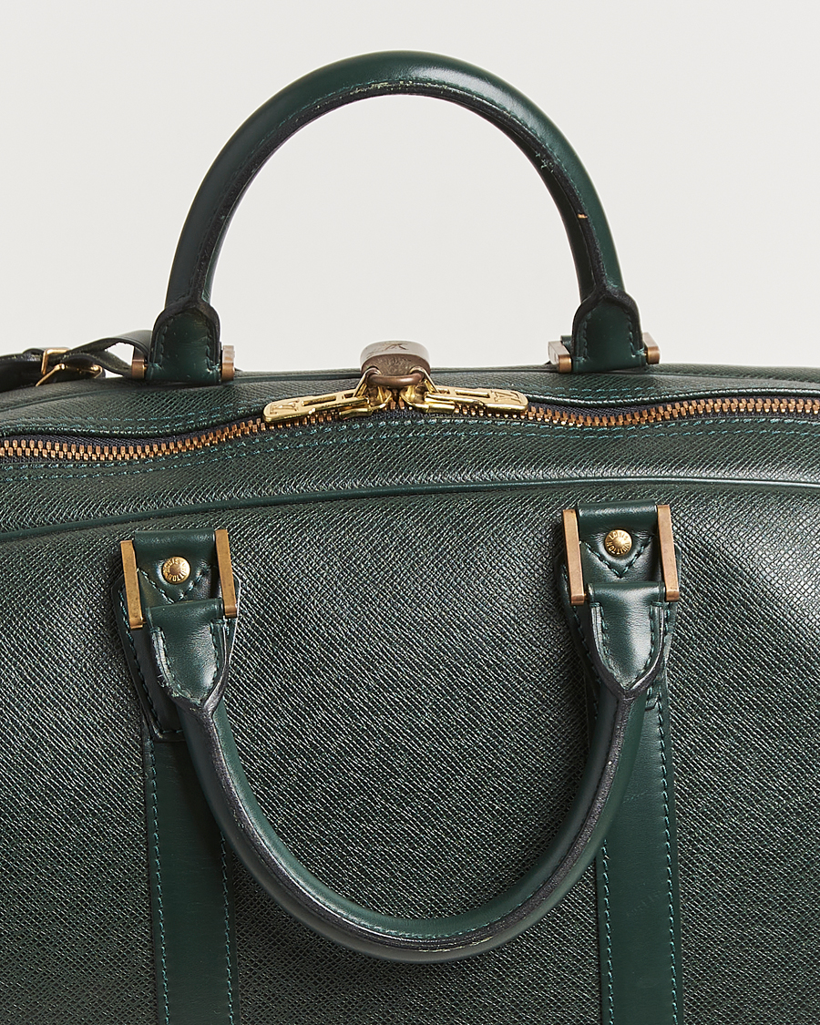 Homme | Louis Vuitton Pre-Owned Taiga Kendall GM Weekend Bag Green | Louis Vuitton Pre-Owned | Taiga Kendall GM Weekend Bag Green