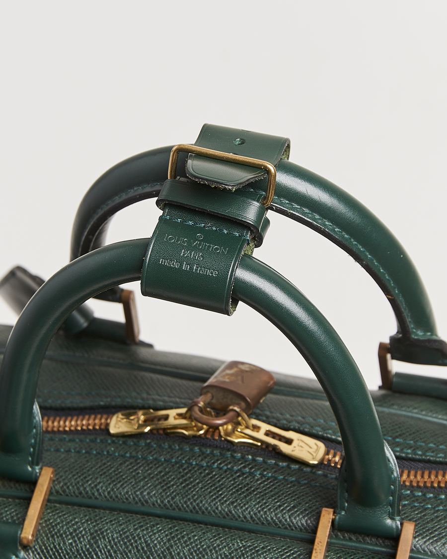 Homme | Louis Vuitton Pre-Owned Taiga Kendall GM Weekend Bag Green | Louis Vuitton Pre-Owned | Taiga Kendall GM Weekend Bag Green