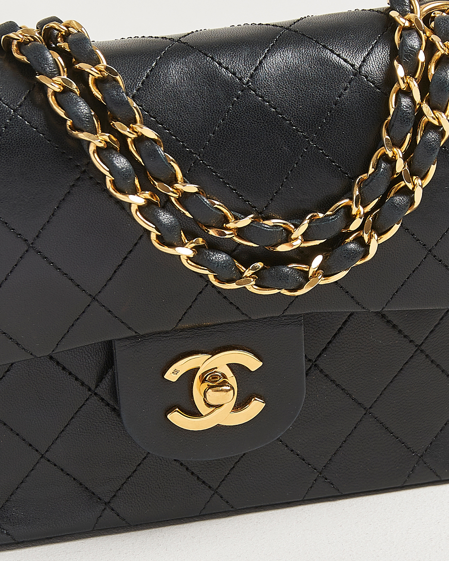 Homme | Chanel Pre-Owned Classic Double Flap Small Lambskin Black | Chanel Pre-Owned | Classic Double Flap Small Lambskin Black