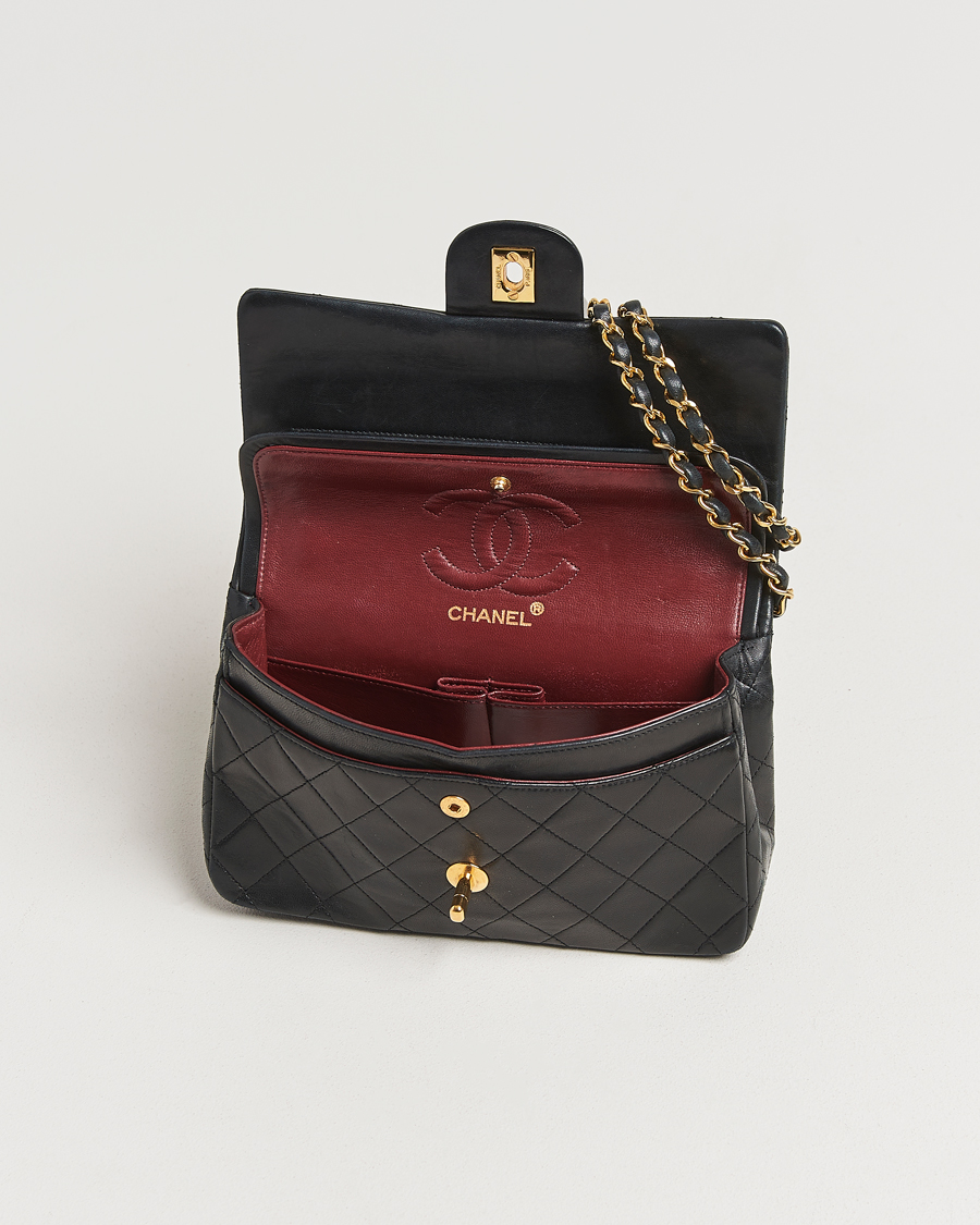 Homme | Chanel Pre-Owned Classic Double Flap Small Lambskin Black | Chanel Pre-Owned | Classic Double Flap Small Lambskin Black