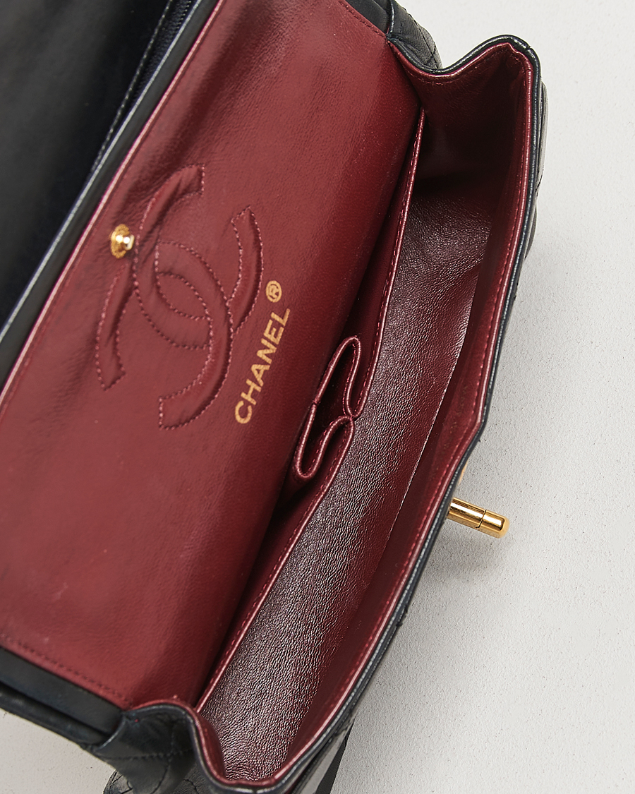 Homme | Chanel Pre-Owned Classic Double Flap Small Lambskin Black | Chanel Pre-Owned | Classic Double Flap Small Lambskin Black