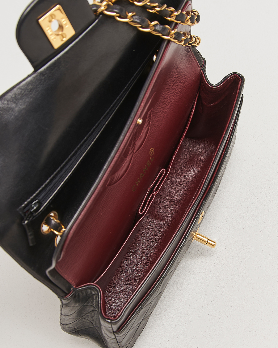 Homme | Chanel Pre-Owned Classic Double Flap Medium Lambskin Black | Chanel Pre-Owned | Classic Double Flap Medium Lambskin Black