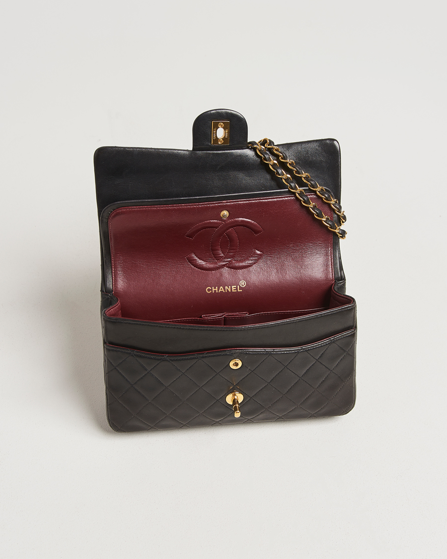 Homme | Chanel Pre-Owned Classic Double Flap Medium Lambskin Black | Chanel Pre-Owned | Classic Double Flap Medium Lambskin Black