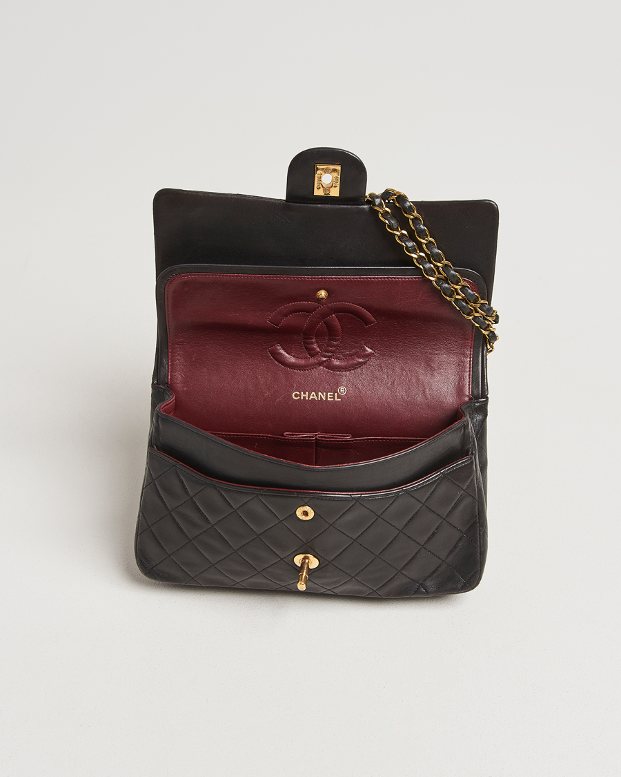 Homme | Chanel Pre-Owned Classic Double Flap Medium Lambskin Black | Chanel Pre-Owned | Classic Double Flap Medium Lambskin Black