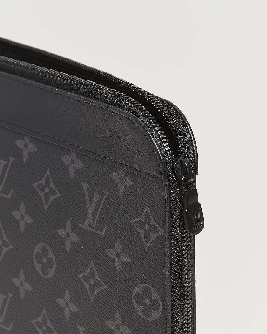 Homme | Louis Vuitton Pre-Owned Pochette Jour Monogram Eclipse | Louis Vuitton Pre-Owned | Pochette Jour Monogram Eclipse