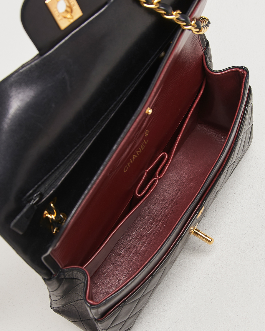 Homme | Chanel Pre-Owned Classic Double Flap Medium Lambskin Black | Chanel Pre-Owned | Classic Double Flap Medium Lambskin Black