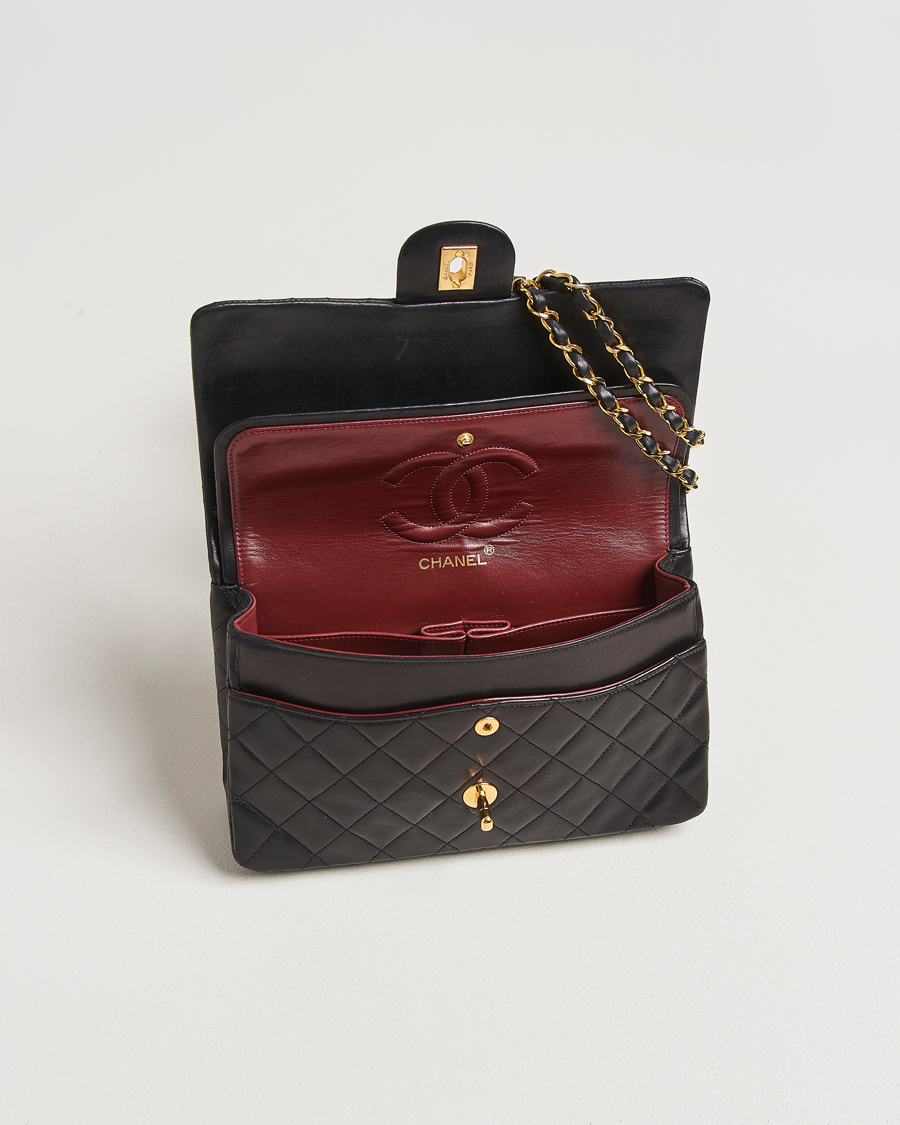 Homme | Chanel Pre-Owned Classic Double Flap Medium Lambskin Black | Chanel Pre-Owned | Classic Double Flap Medium Lambskin Black