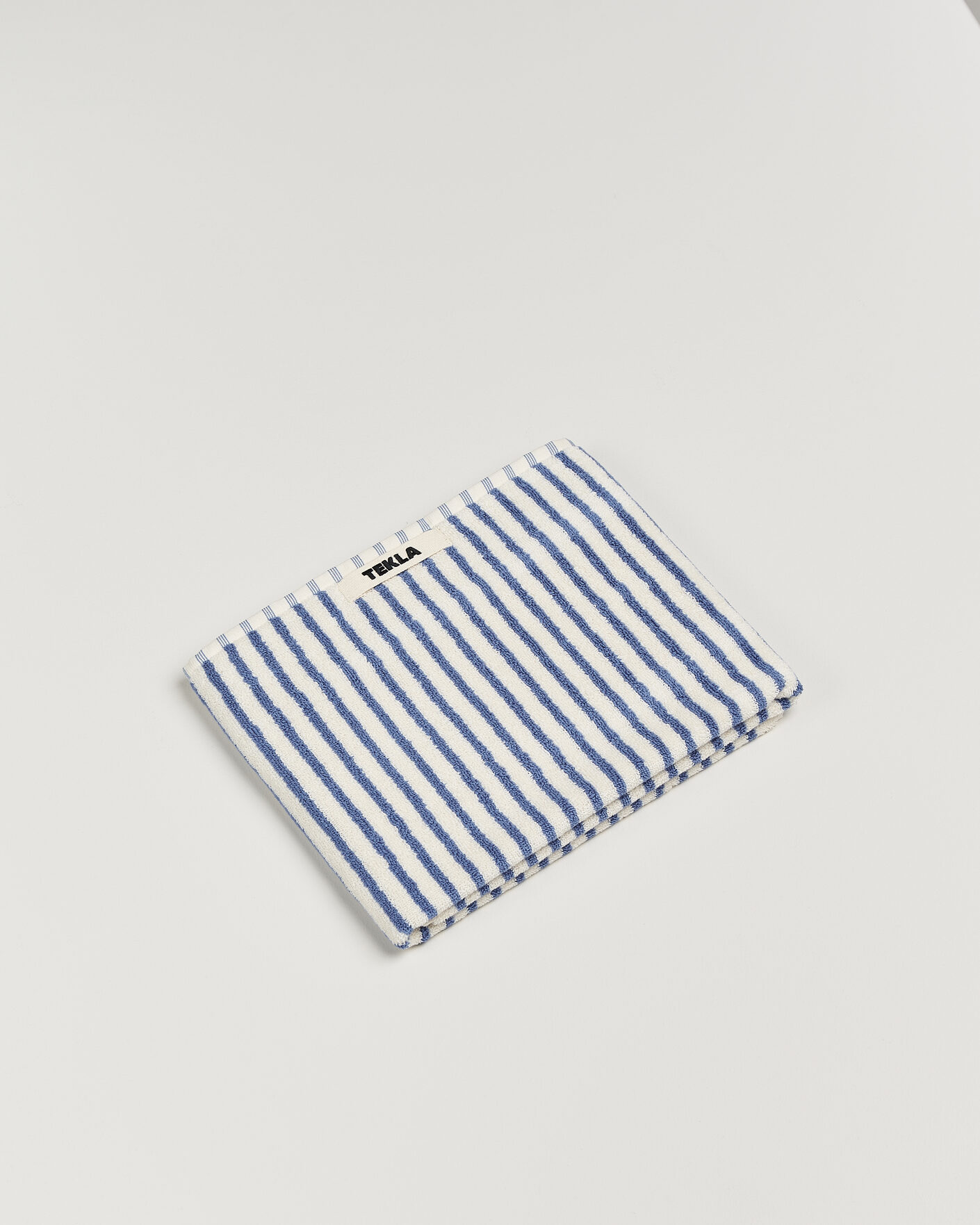 Homme | Tissus | Tekla | Organic Terry Hand Towel Coastal Blue Stripes