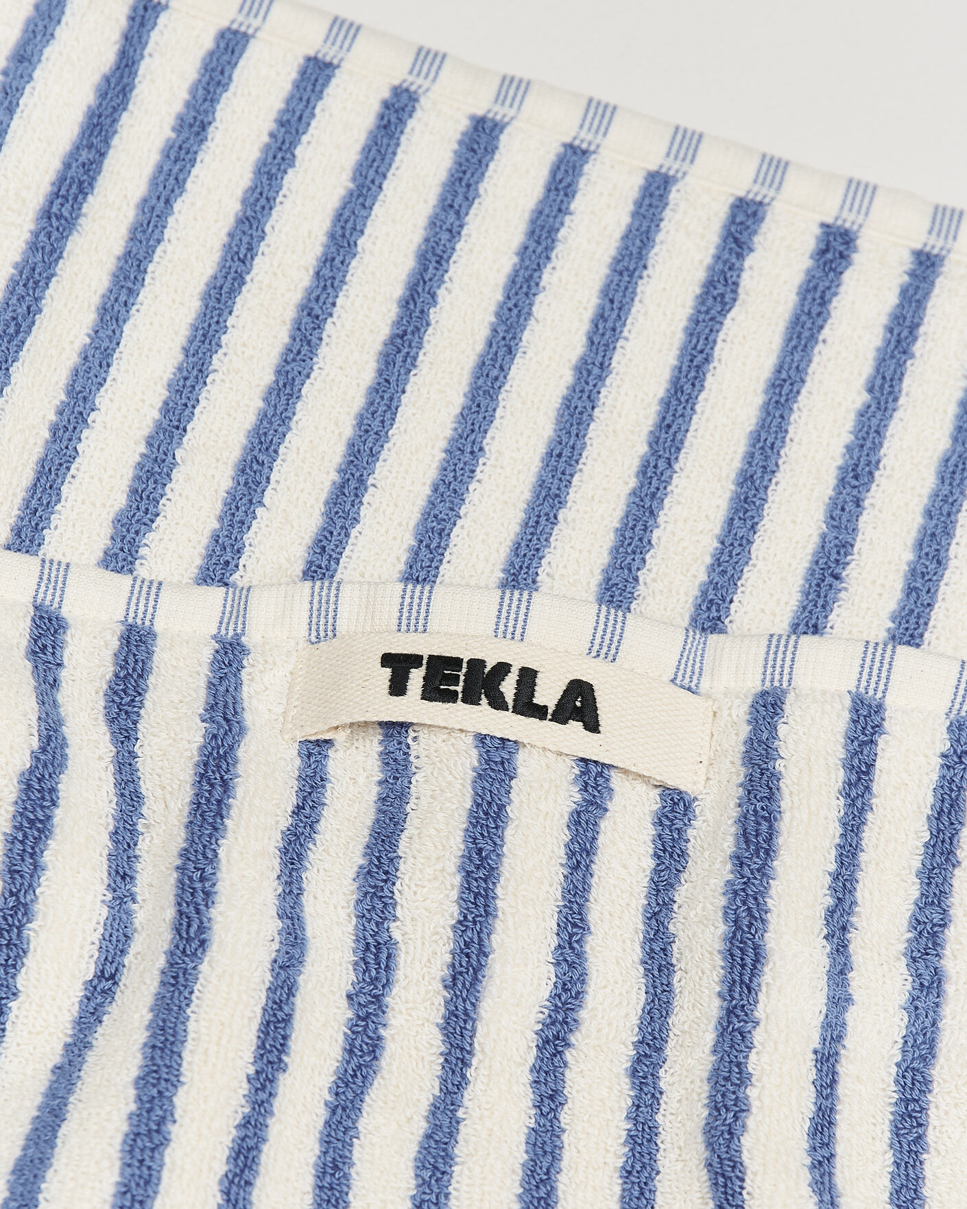 Homme | Tissus | Tekla | Organic Terry Hand Towel Coastal Blue Stripes