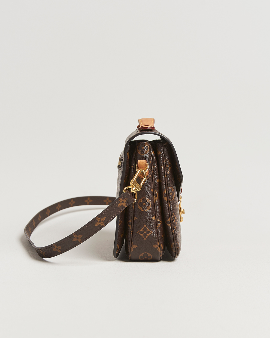 Homme | Louis Vuitton Pre-Owned Pochette Métis Monogram | Louis Vuitton Pre-Owned | Pochette Métis Monogram