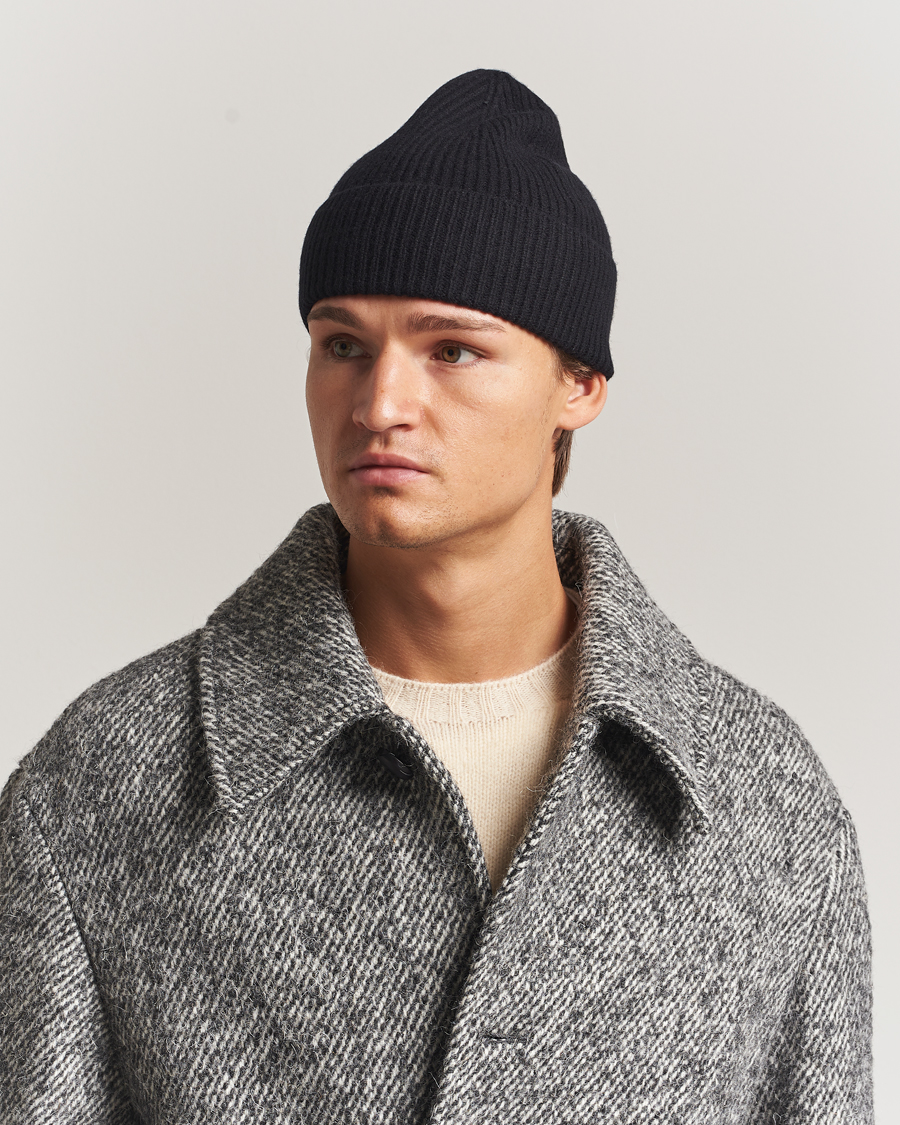 Homme | Amanda Christensen Rib Knitted Merino Wool Cap Black | Amanda Christensen | Rib Knitted Merino Wool Cap Black