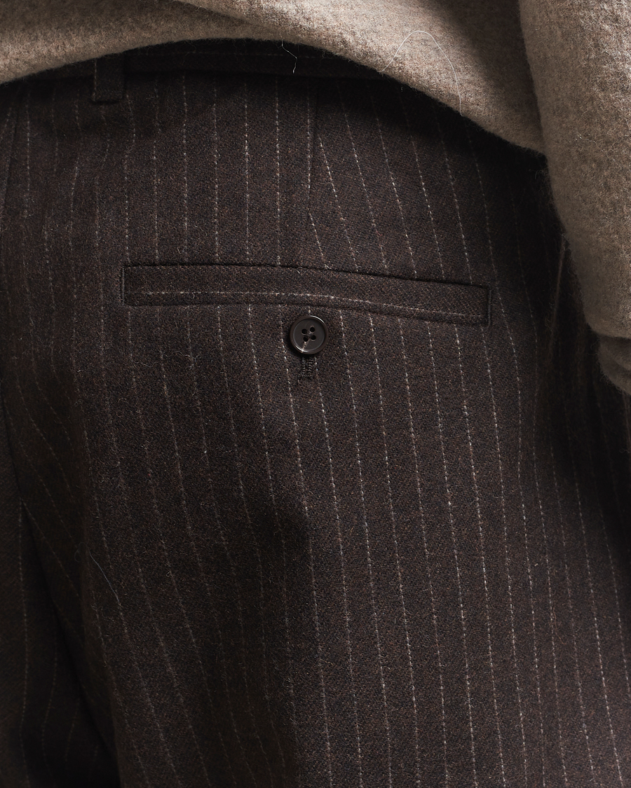 Homme | Pantalons | NN07 | Kay Wool Pleated Pinstriped Trousers Brown