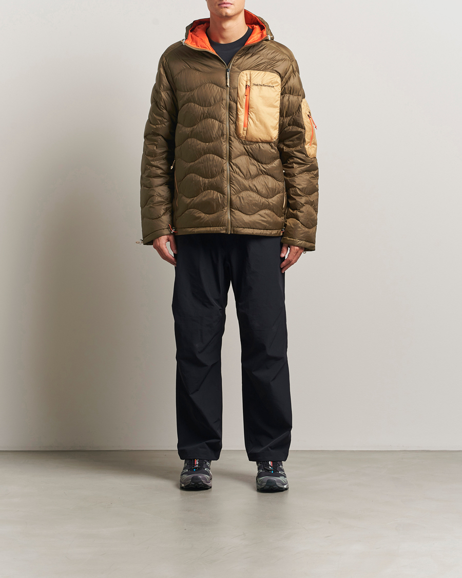 Homme | Manteaux Et Vestes | Peak Performance | Helium Utility Down Hooded Jacket Meadow Moss/Sierra Sand