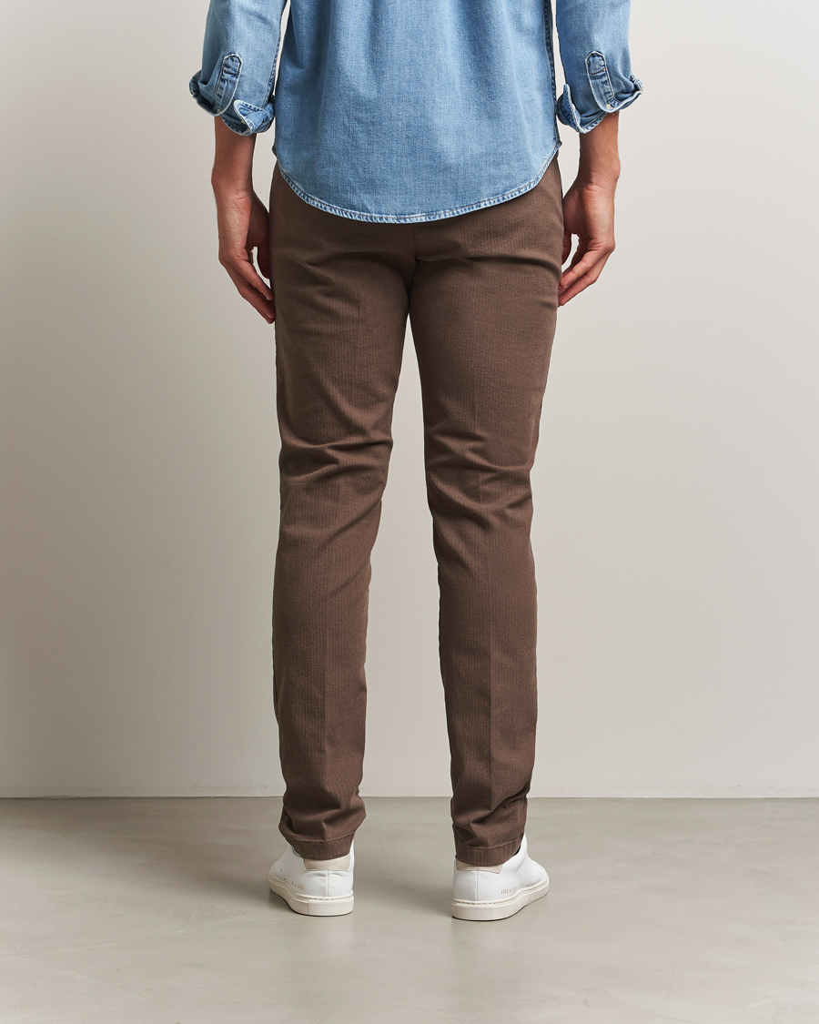 Homme | Pantalons | Gant | Slim Fit Cotton Herringbone Trousers Rich Brown
