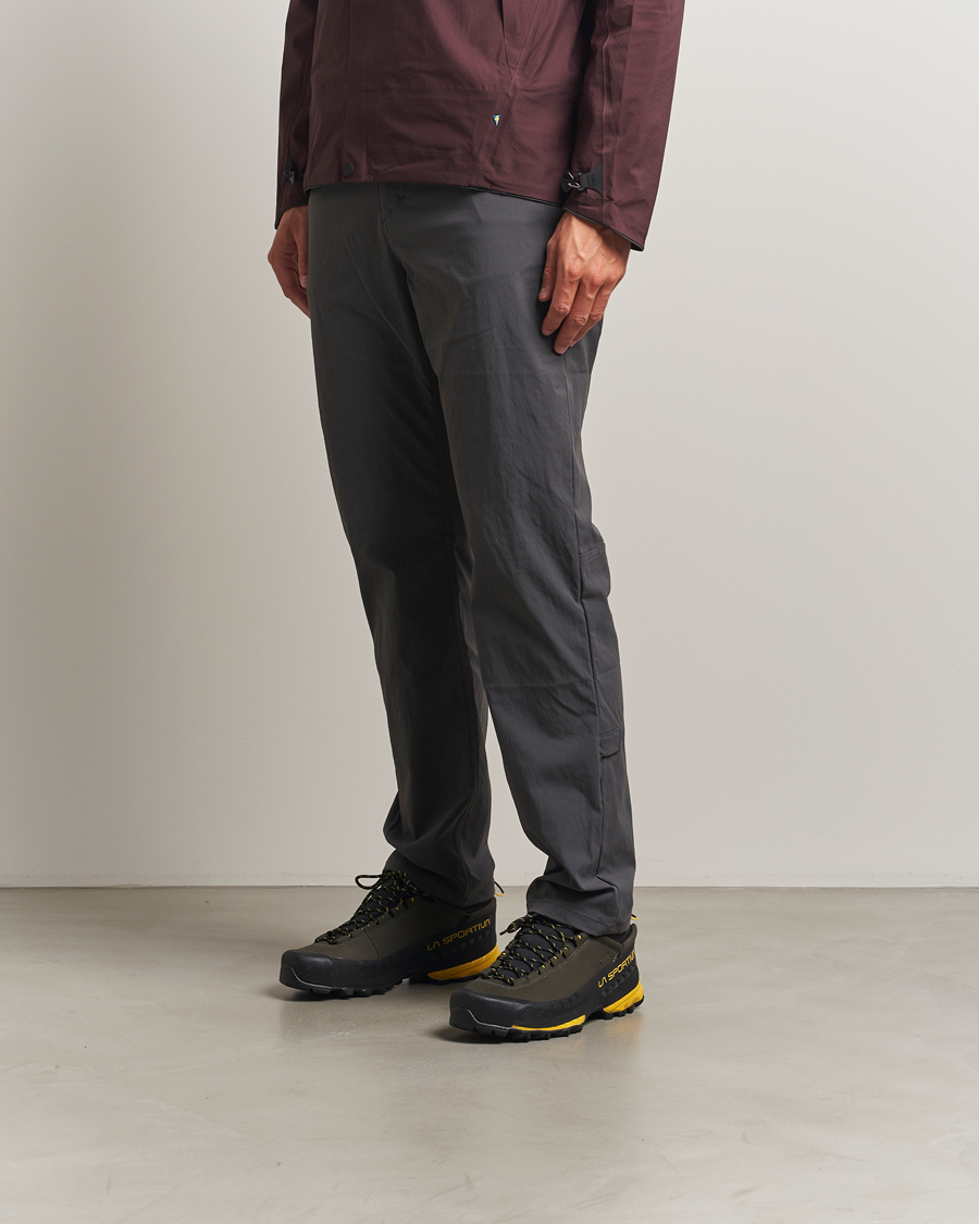 Homme | Chaussures de trail | La Sportiva | TX5 GTX Hiking Shoes Carbon/Yellow