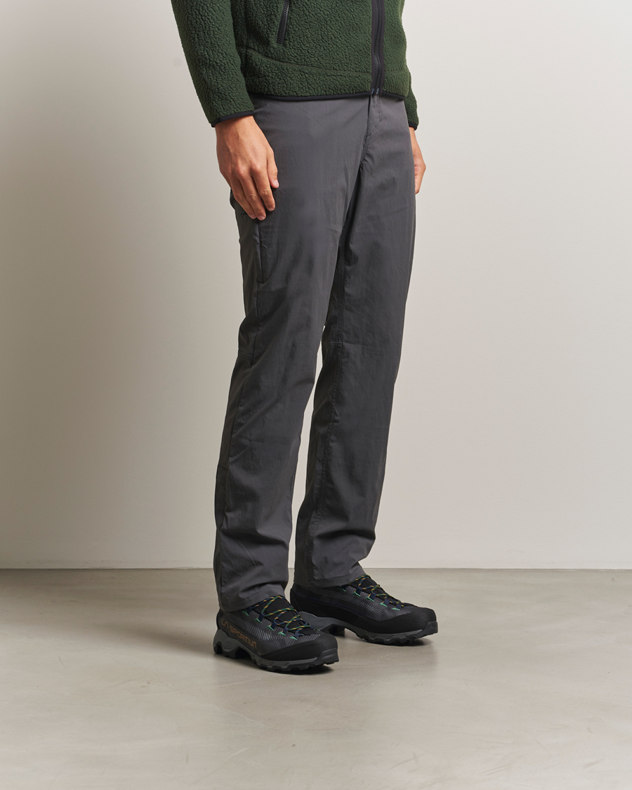 Homme | Bottes | La Sportiva | Aequilibrium GTX Hiking Boots Carbon/Jungle