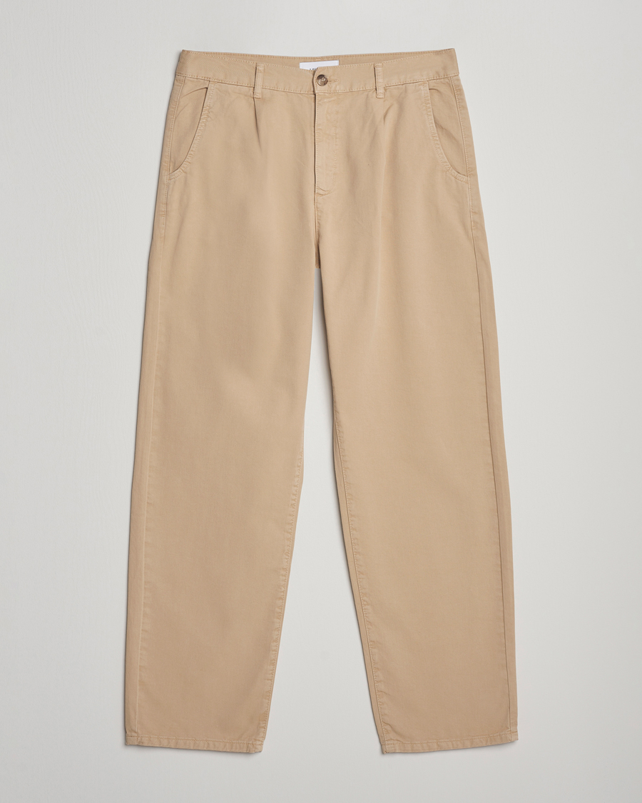 Homme | Pantalons | LES DEUX | Romeo Pleated Chino Pants Irish Cream