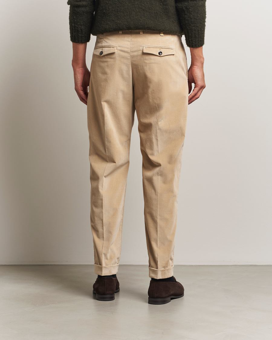 Homme | Pantalons | PT01 | Slim Fit Pleated Corduroy Trousers Light Beige