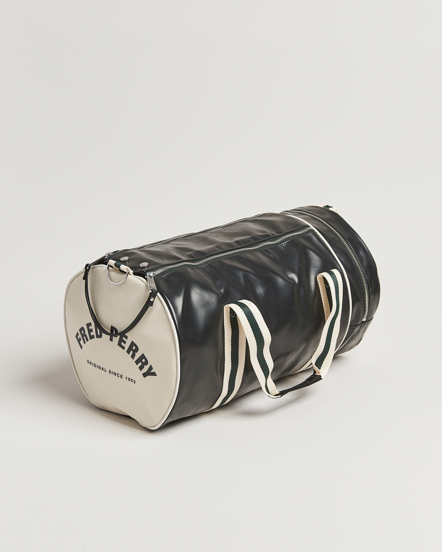 Homme | Fred Perry Classic Barrel Bag Night Green/Ecru | Fred Perry | Classic Barrel Bag Night Green/Ecru