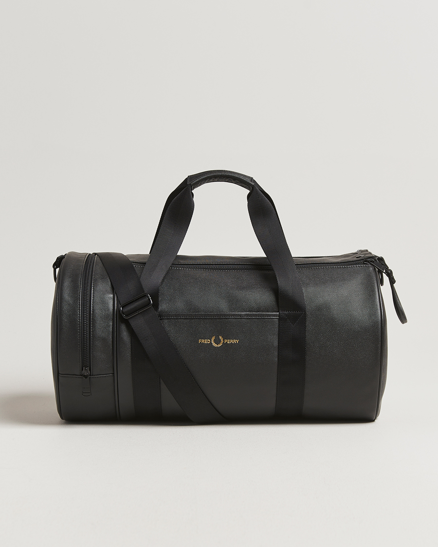 Homme | Fred Perry Scotch Grain Leather Barrel Bag Black | Fred Perry | Scotch Grain Leather Barrel Bag Black